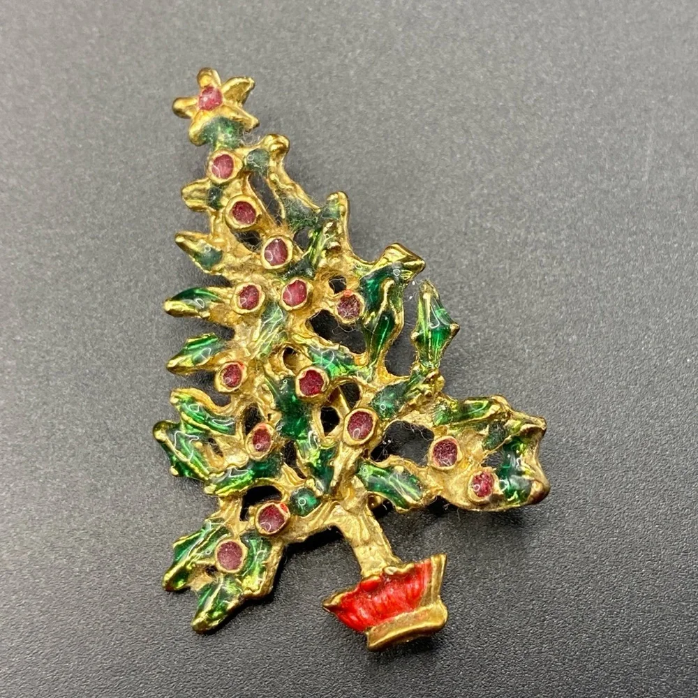 Vintage Christmas Tree Brooch Gold Tone Holiday Pin